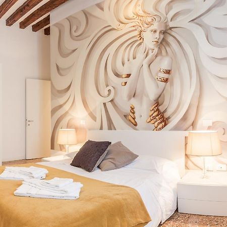 Rialto Apartments Whit Lift Veneza Exterior foto
