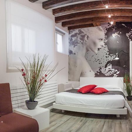 Rialto Apartments Whit Lift Veneza Exterior foto