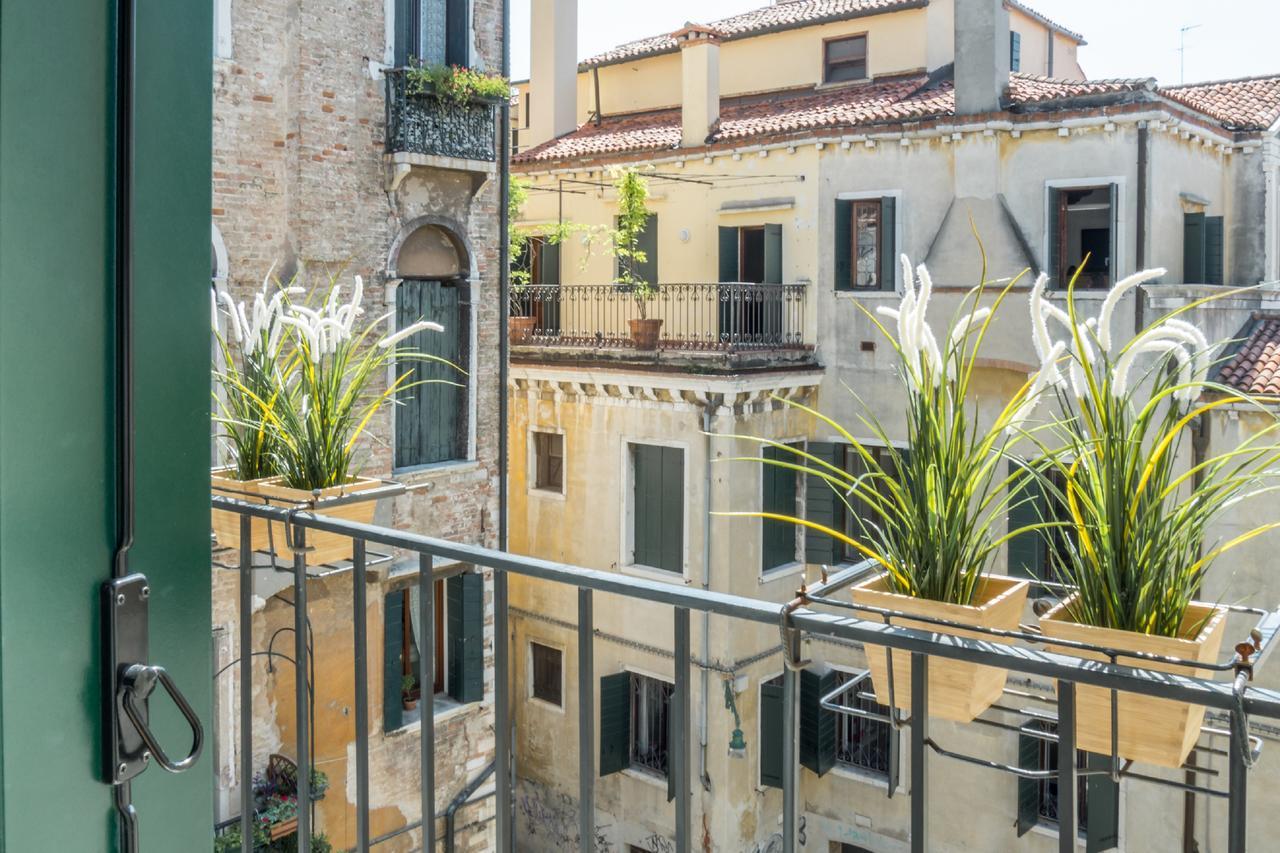 Rialto Apartments Whit Lift Veneza Exterior foto